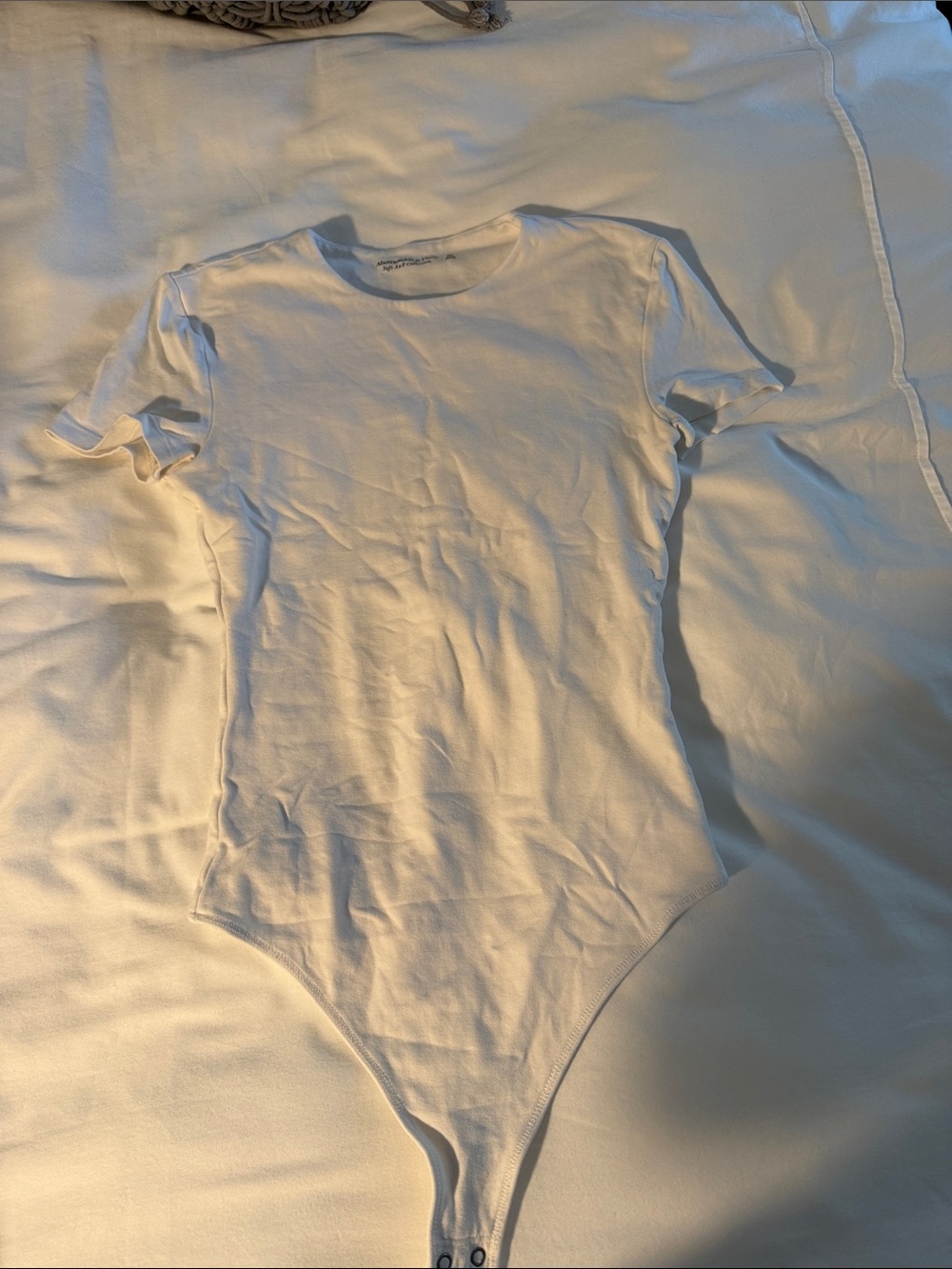 Abercrombie & Fitch White Short-Sleeve Ribbed Bodysuit